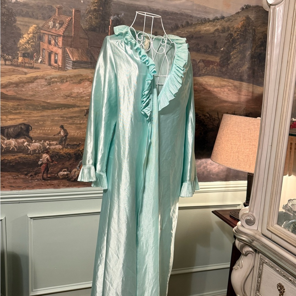 Vintage Light Aqua Ruffle-Trim Women's Robe FLAWED - Sleepwear